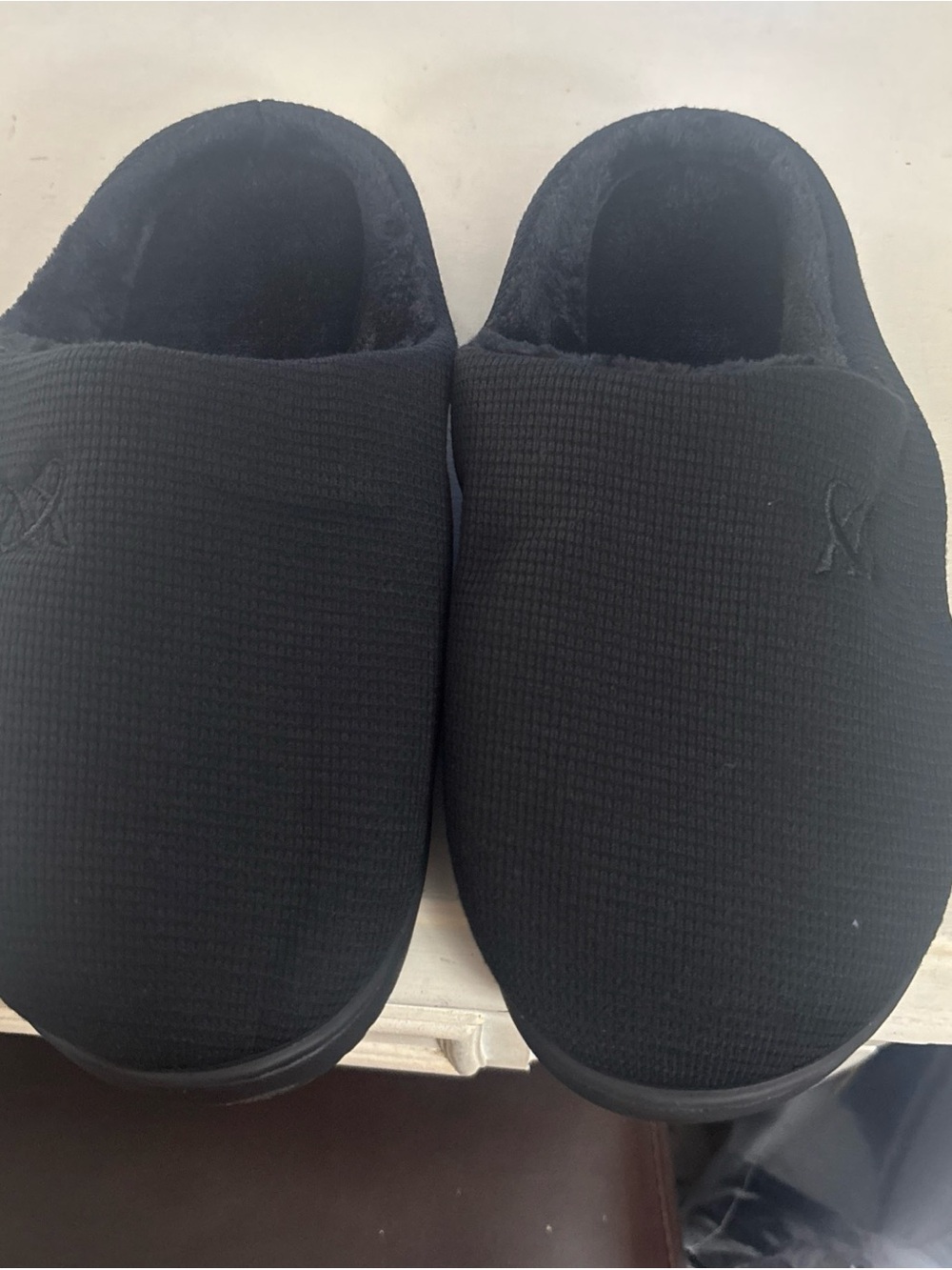 Women’s  Black Slip-On Comfort Slippers 7-8